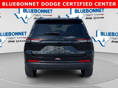 Used 2024 Jeep Grand Cherokee Altitude AWD/4WD image 6