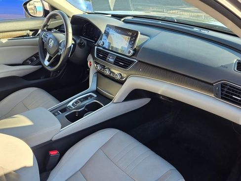 Used 2018 Honda Accord Touring image 8