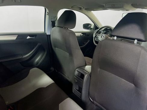 Used 2017 Volkswagen Jetta S image 8