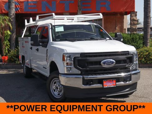 Used 2022 Ford F250 XL w/ Power Equipment Group AWD/4WD image 2