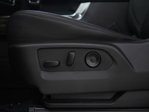 Used 2025 Chevrolet Silverado 1500 LT Trail Boss w/ LT Trail Boss Premium Package image 21