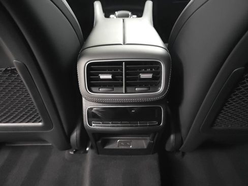 Used 2024 Mercedes-Benz GLS 63 AMG 4MATIC image 30