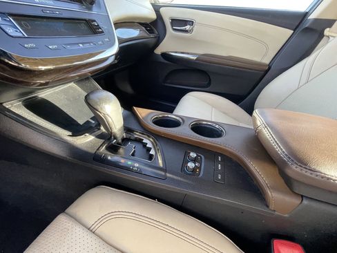 Used 2013 Toyota Avalon Limited FWD image 22