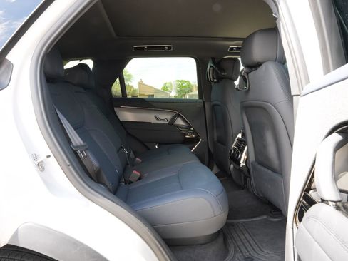 Used 2024 Land Rover Range Rover Sport SE image 24