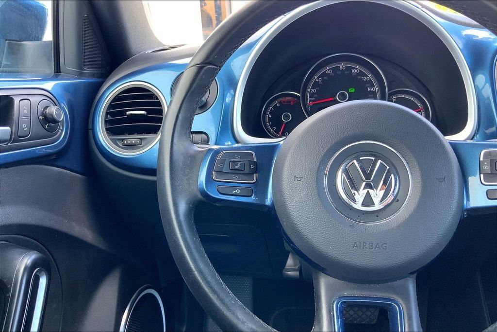 Used 2019 Volkswagen Beetle 2.0T SE FWD image 17