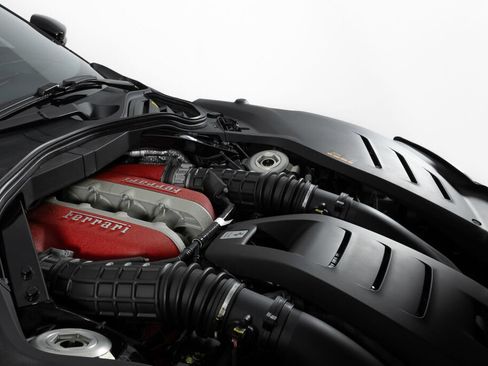 Used 2025 Ferrari Purosangue AWD/4WD image 24