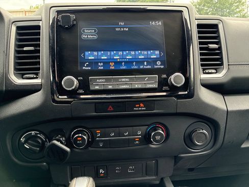 Used 2022 Nissan Frontier SV w/ Technology Package AWD/4WD image 16