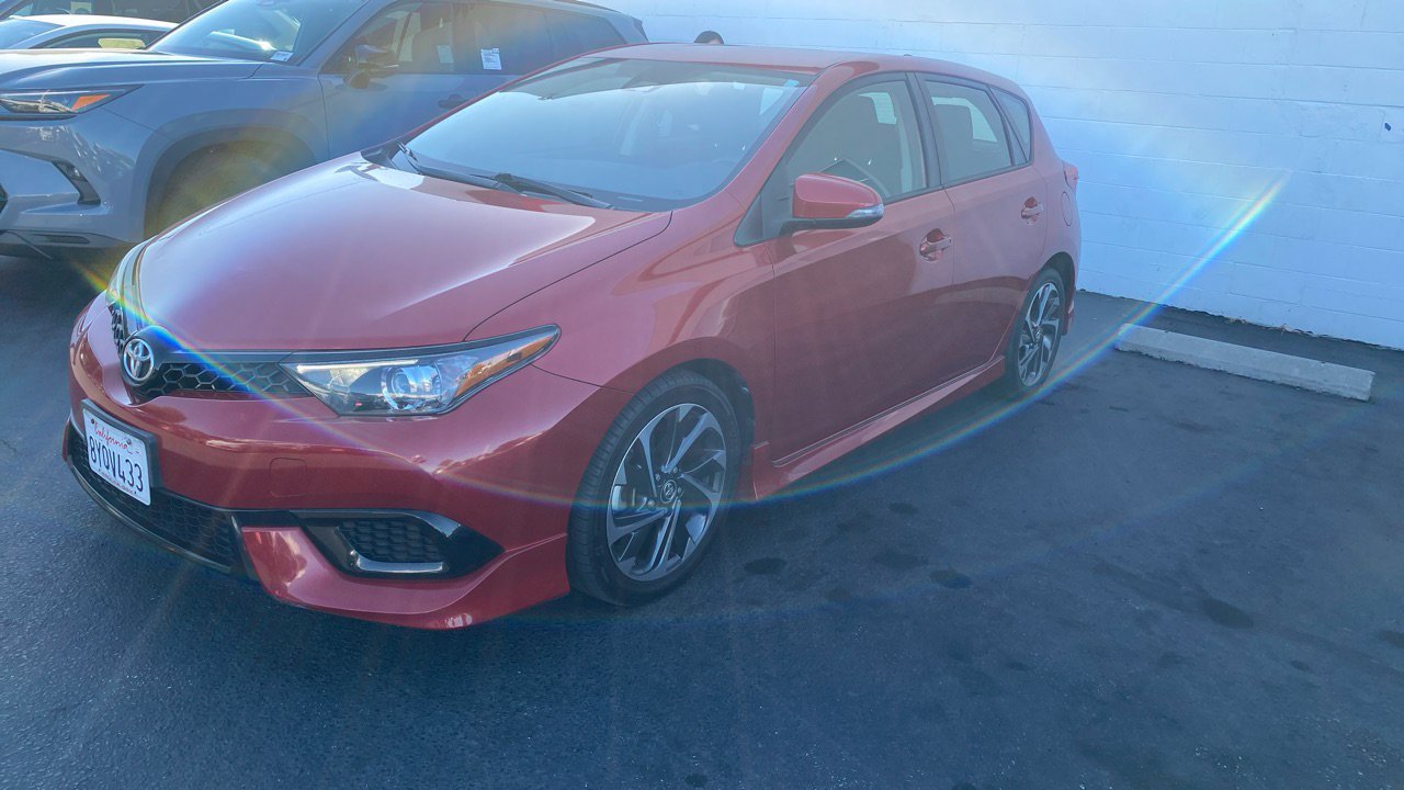 Used 2018 Toyota Corolla iM w/ Carpet Mat Package (TMS) FWD image 1