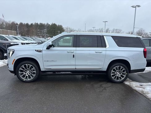 New 2026 GMC Yukon XL Denali w/ Denali Reserve Package image 2