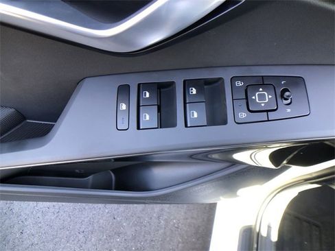 New 2025 Kia Niro EX image 13