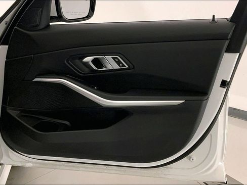 Certified 2023 BMW 330i xDrive Sedan w/ Premium Package AWD/4WD image 25