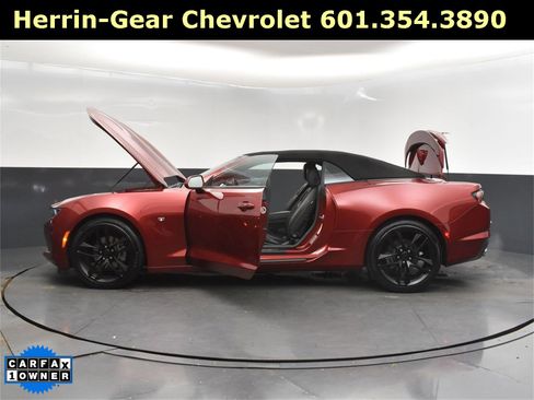 Used 2023 Chevrolet Camaro LT w/ RS Package image 40