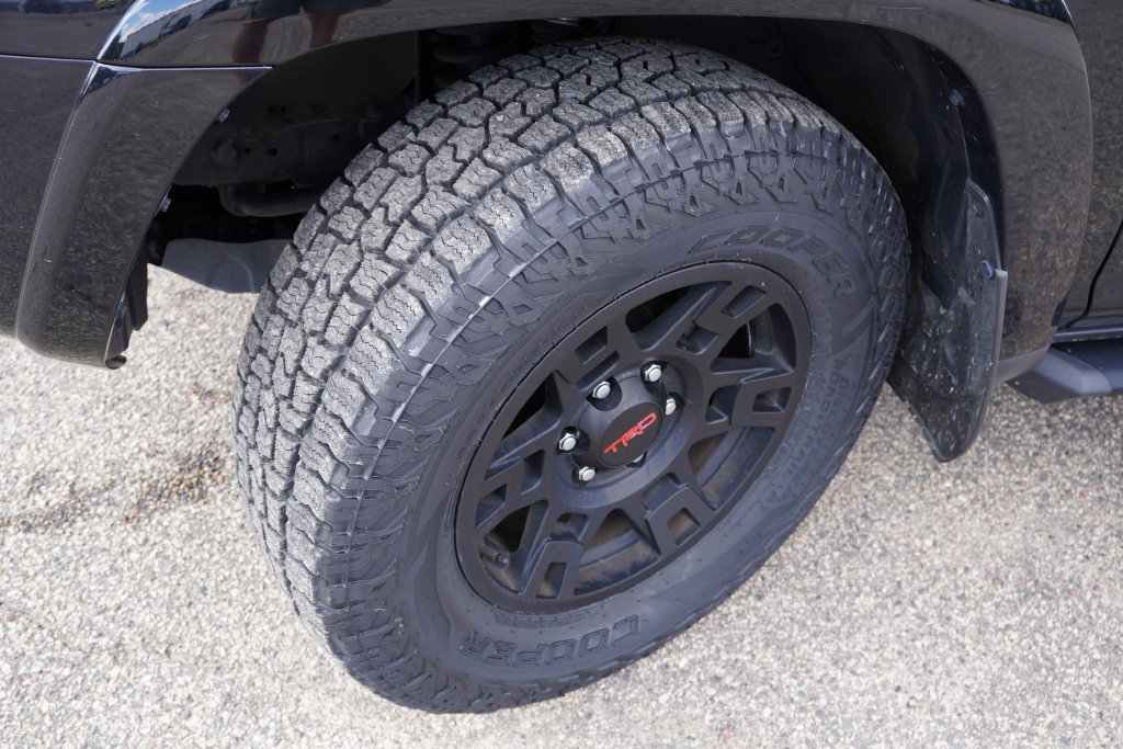 Used 2023 Toyota 4Runner SR5 Premium w/ Moonroof Package AWD/4WD image 13