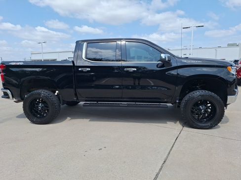Used 2023 Chevrolet Silverado 1500 LTZ AWD/4WD image 7