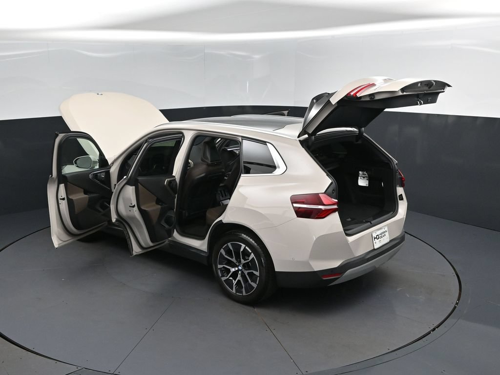 Used 2025 BMW X3 xDrive30i w/ Premium Package AWD/4WD image 2