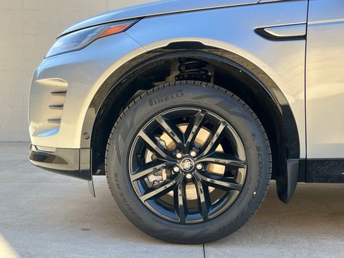 Used 2025 Land Rover Discovery Sport Dynamic SE image 8