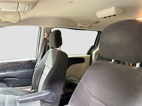 Used 2016 Dodge Grand Caravan SE w/ Quick Order Package 29E SE image 18