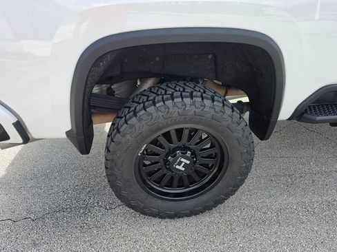Used 2024 Chevrolet Silverado 2500 High Country w/ Technology Package AWD/4WD image 12