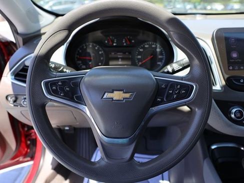 Used 2019 Chevrolet Malibu LT FWD image 16