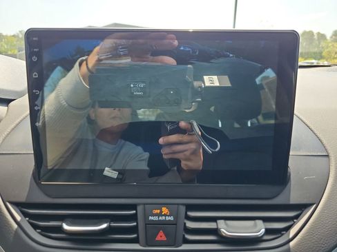 Used 2024 Nissan Altima 2.5 S FWD image 28