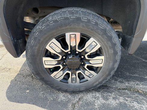 Used 2024 GMC Sierra 2500 Denali w/ Denali Reserve Package AWD/4WD image 6