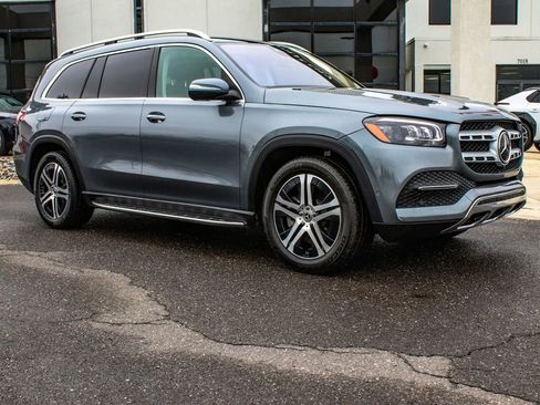 Used 2022 Mercedes-Benz GLS 450 4MATIC image 3