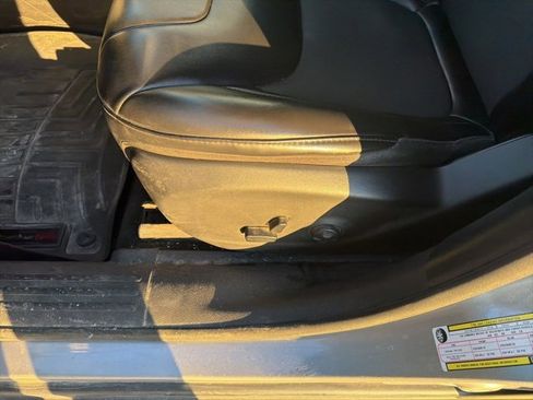 Used 2019 Jeep Cherokee Latitude Plus image 28