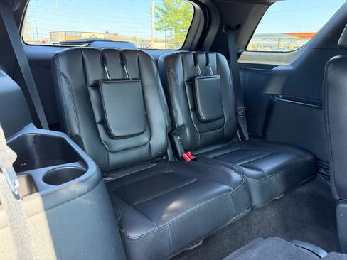 Used 2018 Ford Explorer XLT w/ Equipment Group 202A AWD/4WD image 23