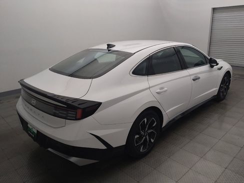 Used 2025 Hyundai Sonata SEL FWD image 9