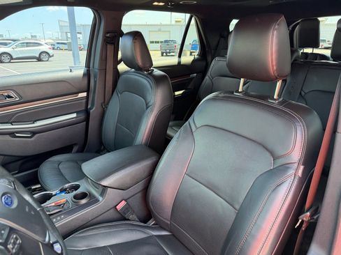 Used 2019 Ford Explorer Limited w/ Class III Trailer Tow Package FWD image 13