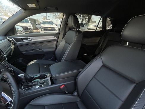 Used 2023 Volkswagen Atlas Cross Sport SE image 23