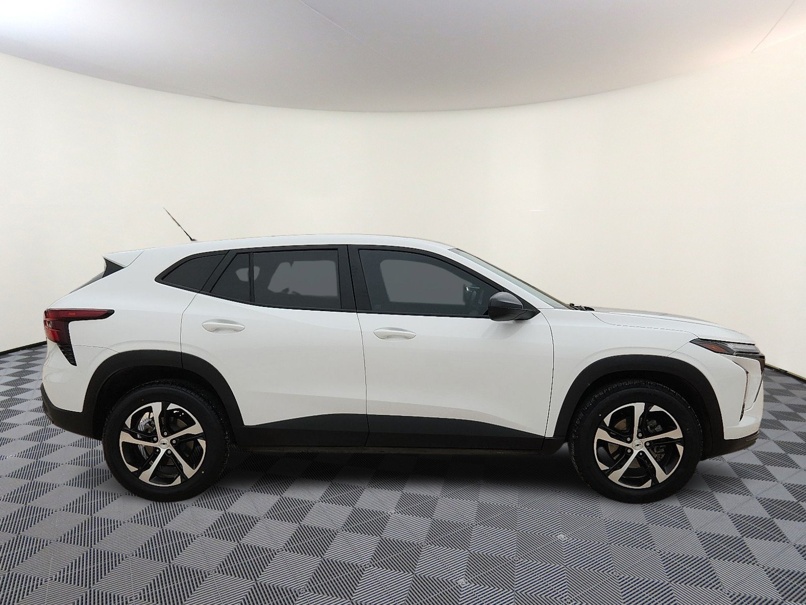 Used 2024 Chevrolet Trax RS FWD image 5
