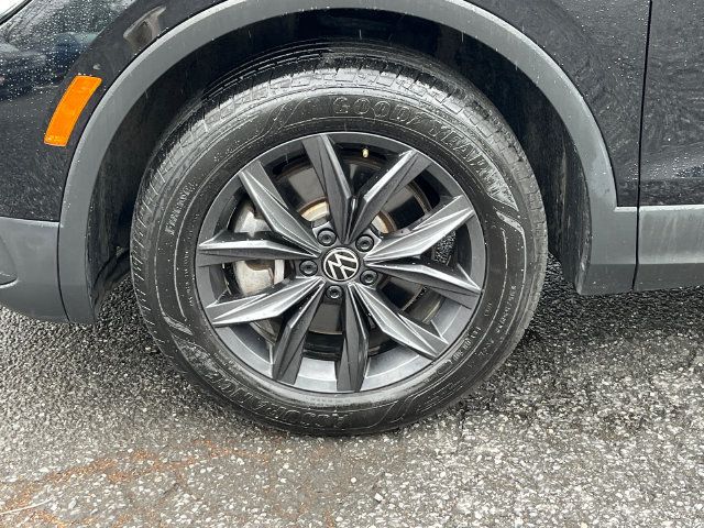 Used 2023 Volkswagen Tiguan SE AWD/4WD image 8