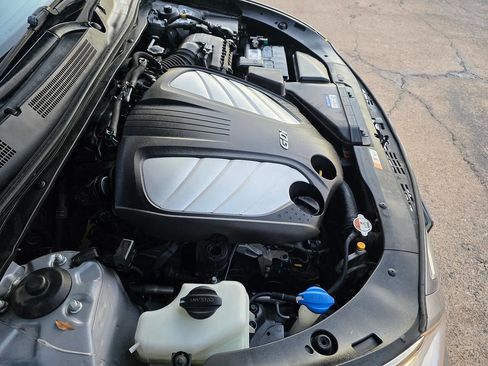 Used 2012 Hyundai Azera Base 4dr Sedan image 51