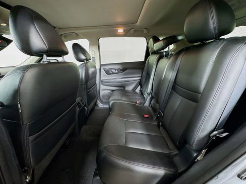 Used 2017 Nissan Rogue SL w/ SL Premium Package image 30