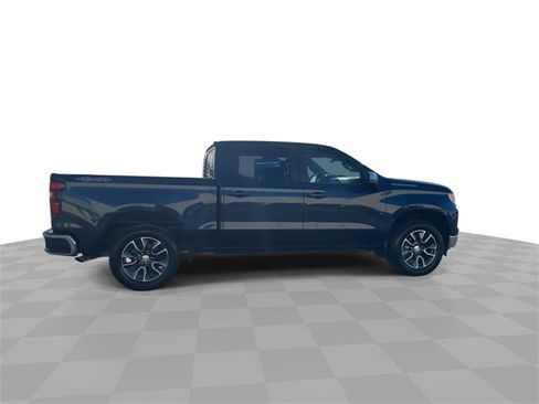 Used 2022 Chevrolet Silverado 1500 LT image 9