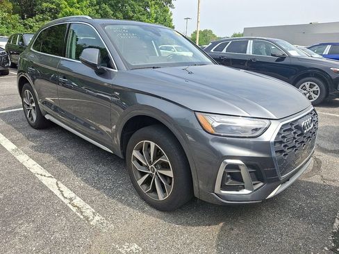 Used 2023 Audi Q5 2.0T Premium w/ Convenience Package AWD/4WD image 2