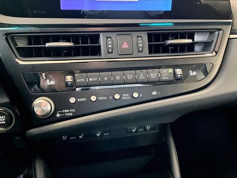 Used 2024 Lexus ES 250 w/ Premium Package image 62