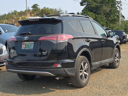 Used 2017 Toyota RAV4 XLE w/ Plus Special Value Package AWD/4WD image 5