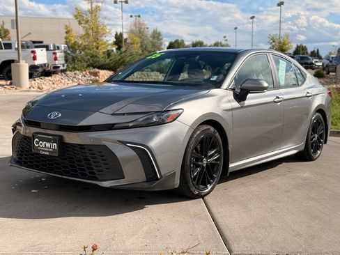 Used 2025 Toyota Camry SE w/ Convenience Package FWD image 3