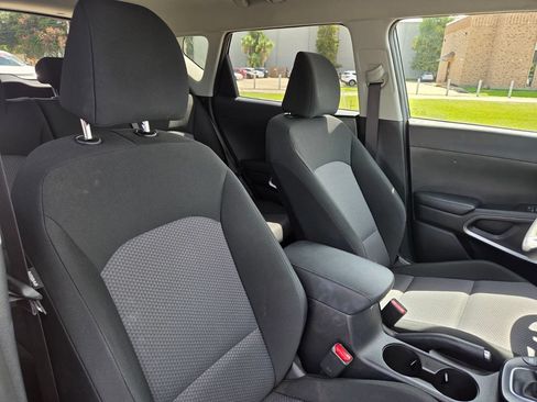 Used 2025 Kia Soul LX w/ LX Technology Package FWD image 29