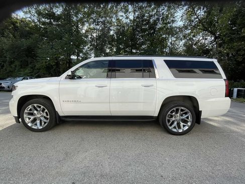 Used 2020 Chevrolet Suburban LT AWD/4WD image 2