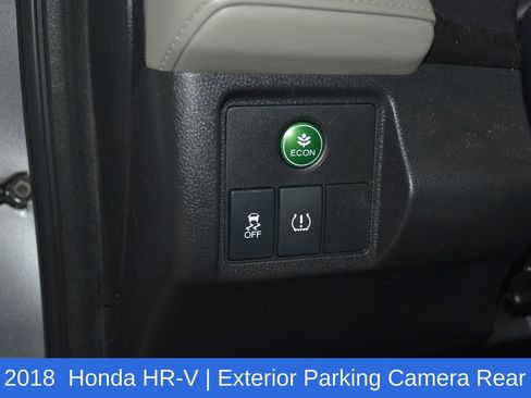 Used 2018 Honda HR-V LX image 9