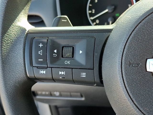 Used 2024 Nissan Rogue S FWD image 21