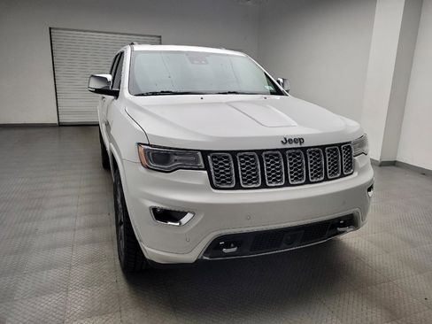 Used 2018 Jeep Grand Cherokee Overland AWD/4WD image 14