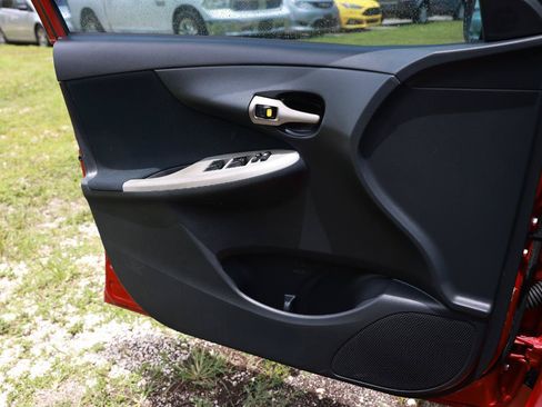 Used 2011 Toyota Corolla FWD image 39