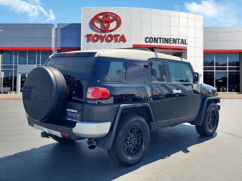 Used 2008 Toyota FJ Cruiser 2WD image 5