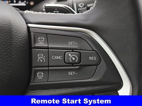 New 2025 Jeep Grand Cherokee Laredo image 18