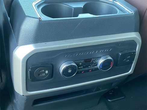 Used 2023 Ford Expedition Limited image 16