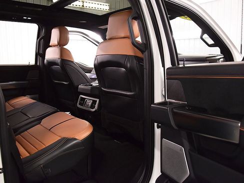 Used 2024 Ford F350 Platinum w/ Tremor Off-Road Package image 37